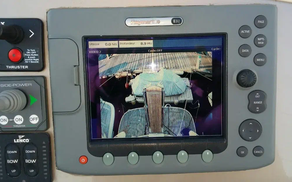 slider 16 Jeanneau Prestige 42 Fly