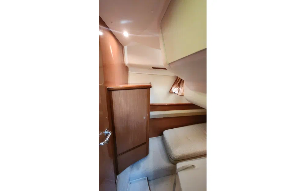 slider 28 Jeanneau Prestige 42 Fly