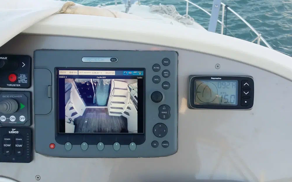 slider 33 Jeanneau Prestige 42 Fly