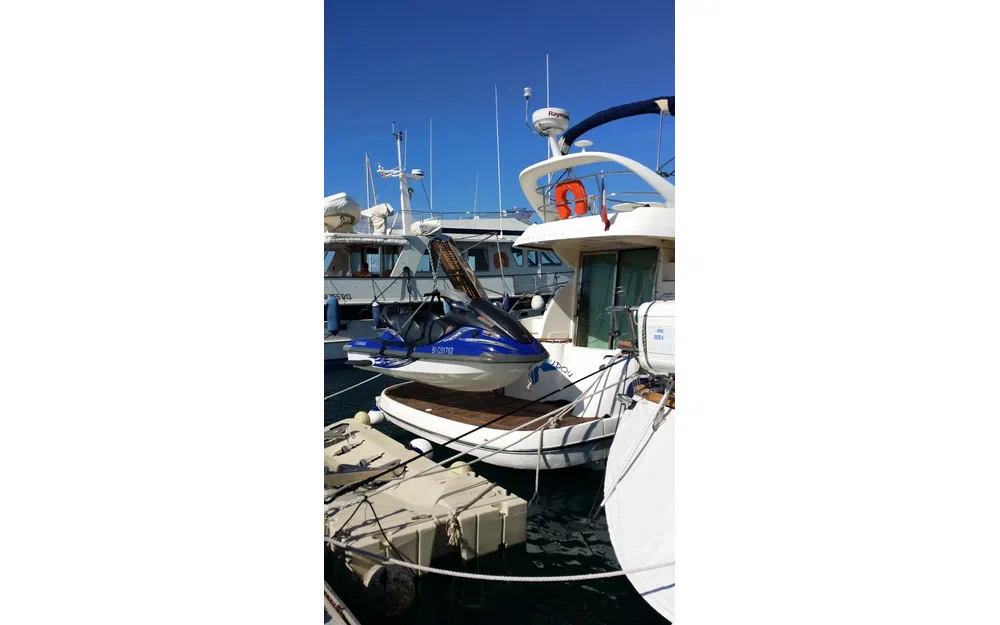 slider 4 Jeanneau Prestige 42 Fly