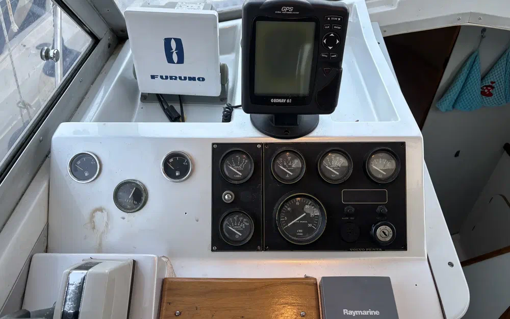 slider 14 Beneteau Antares 860