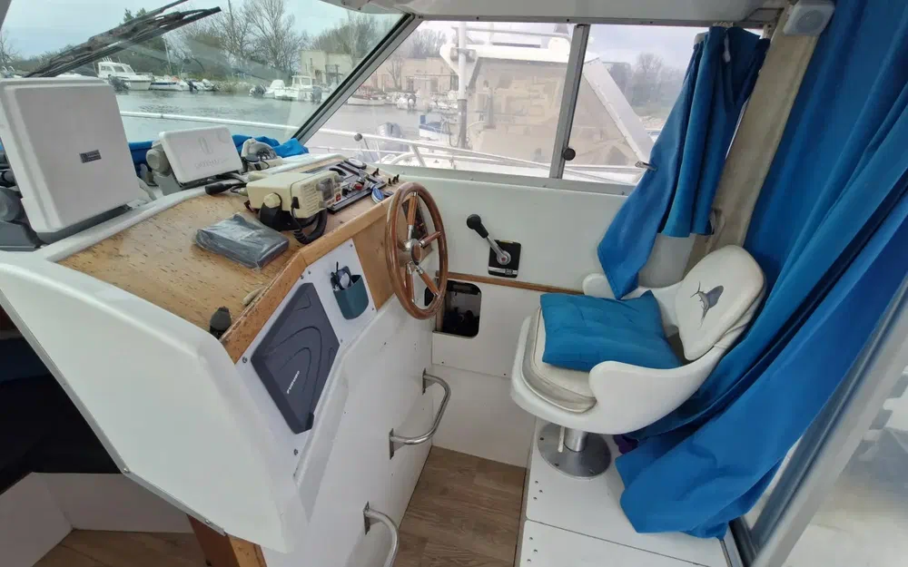 slider 14 Jeanneau Merry Fisher 700