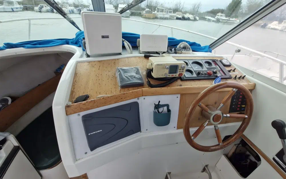 slider 15 Jeanneau Merry Fisher 700