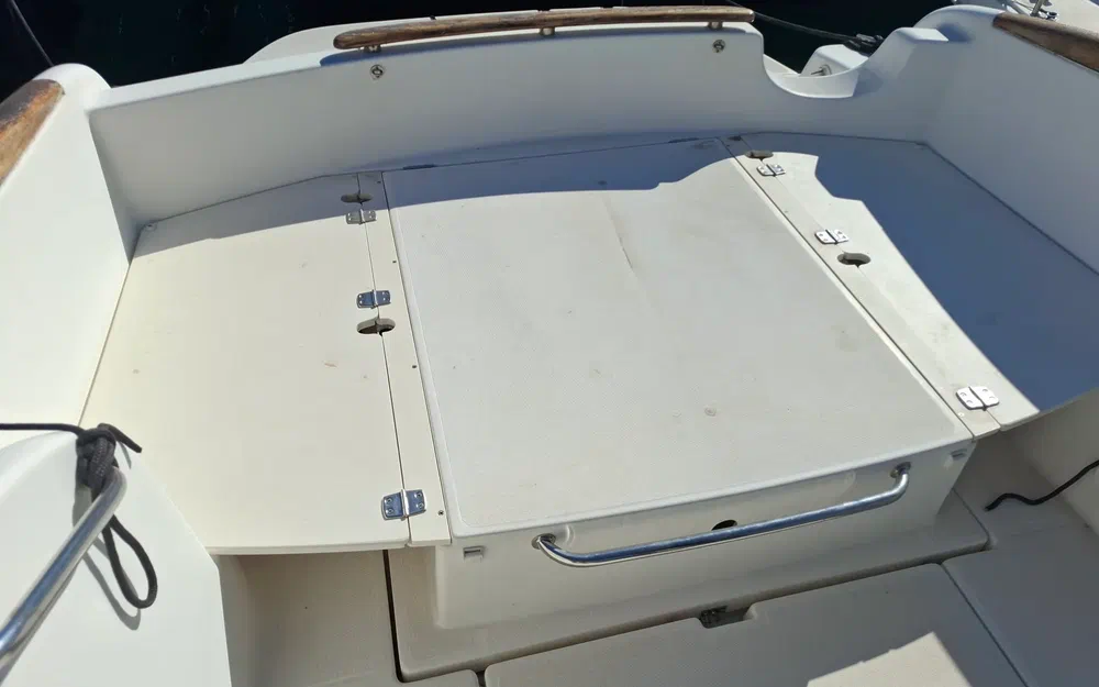 slider 10 Jeanneau Leader 705