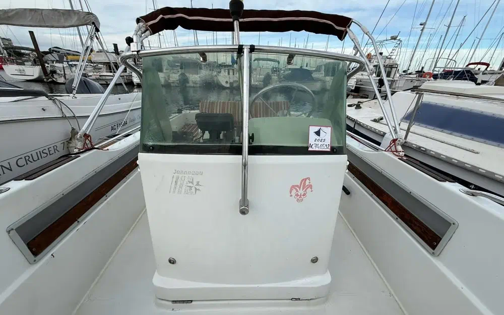 slider 11 Jeanneau Cap Camarat 575