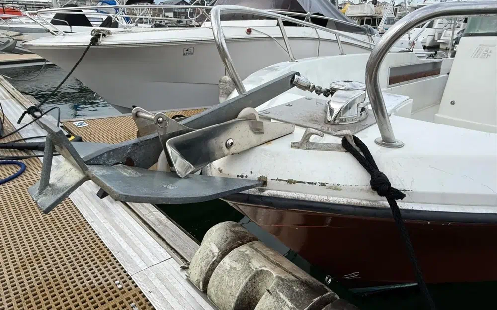 slider 12 Jeanneau Cap Camarat 575