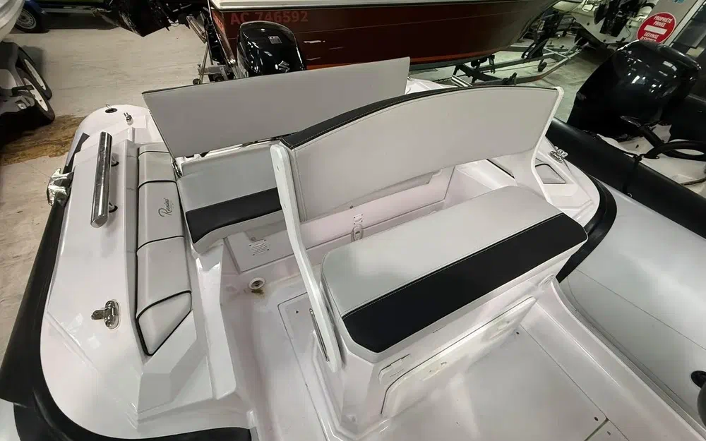 slider 10 Ranieri Cayman 19 S