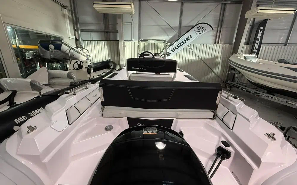 slider 7 Ranieri Cayman 19 S