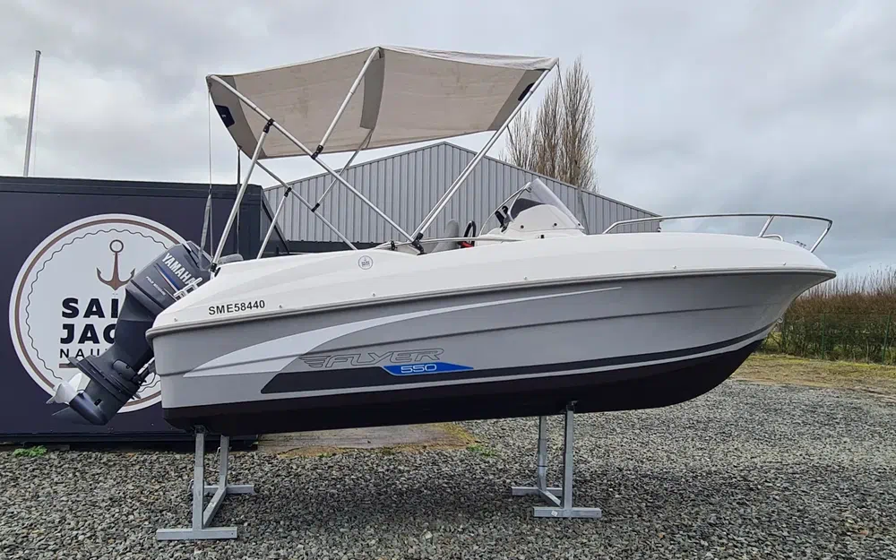 slider 1 Beneteau Flyer 550 Open S2