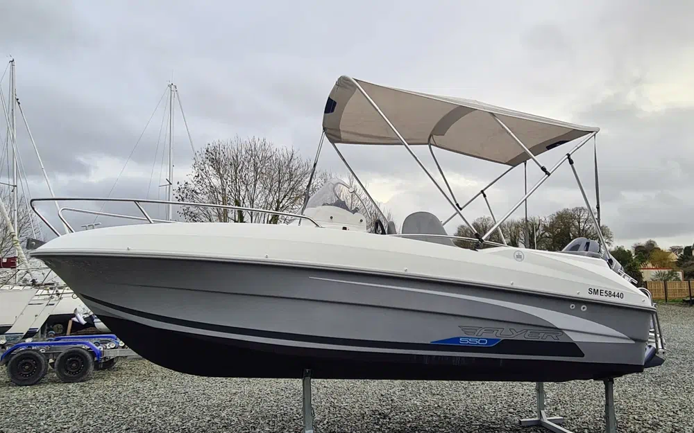 slider 4 Beneteau Flyer 550 Open S2