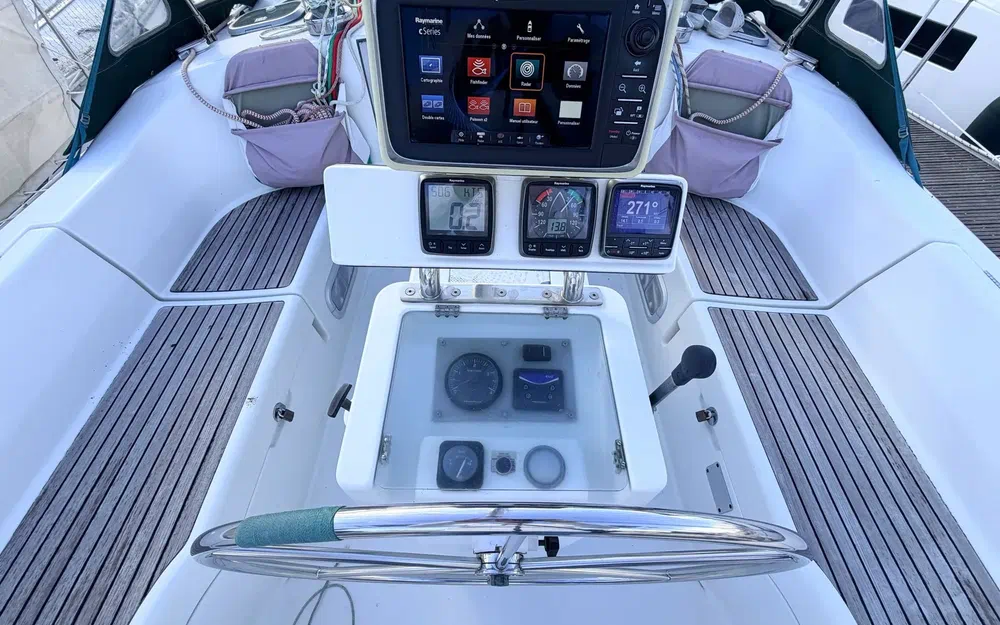 slider 1 Beneteau Oceanis 351