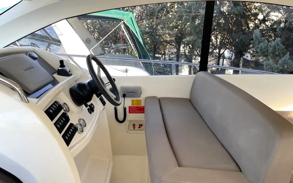 slider 15 Jeanneau Leader 10