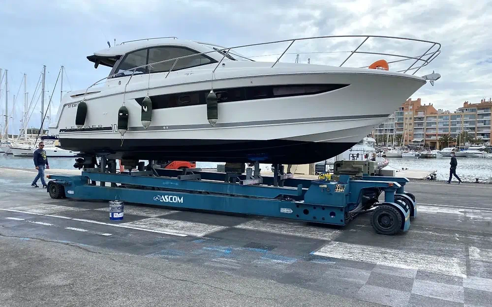 slider 1 Jeanneau Leader 10