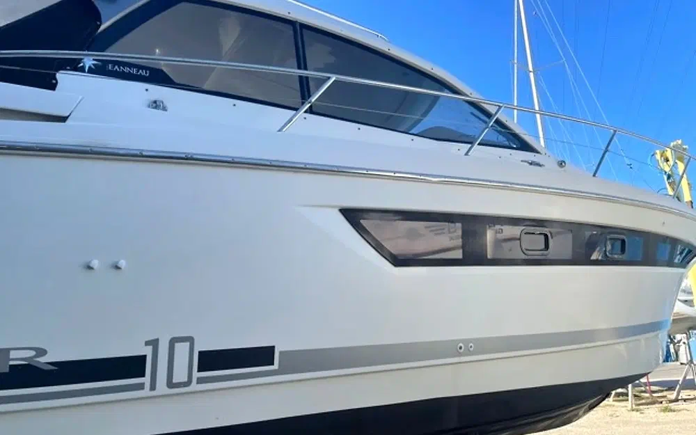 slider 2 Jeanneau Leader 10