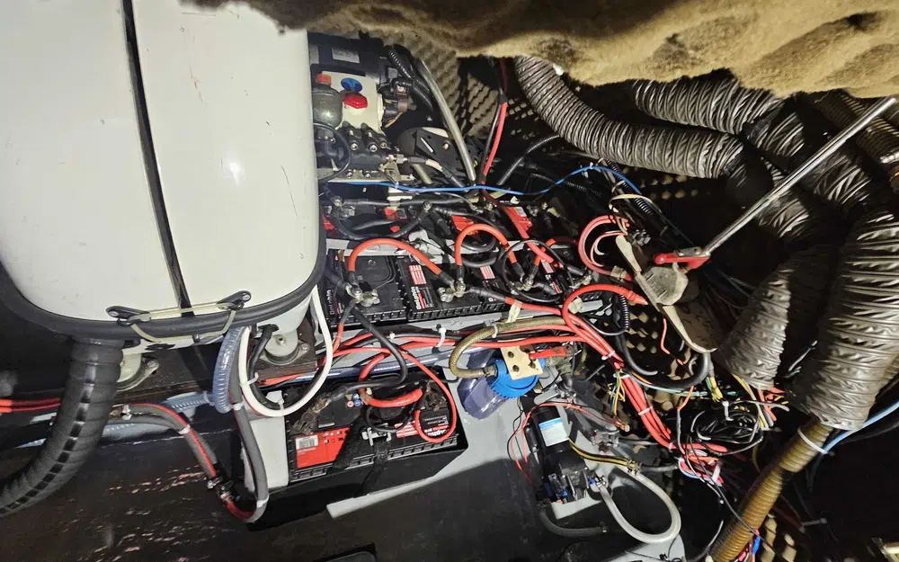 slider 12 Amel Santorin