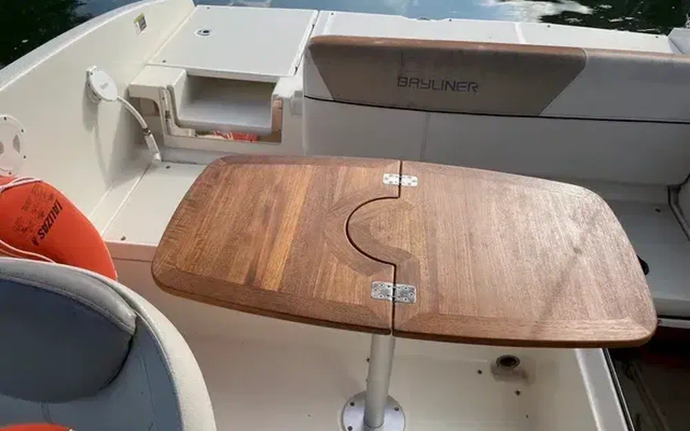 slider 7 Bayliner 642 Cuddy