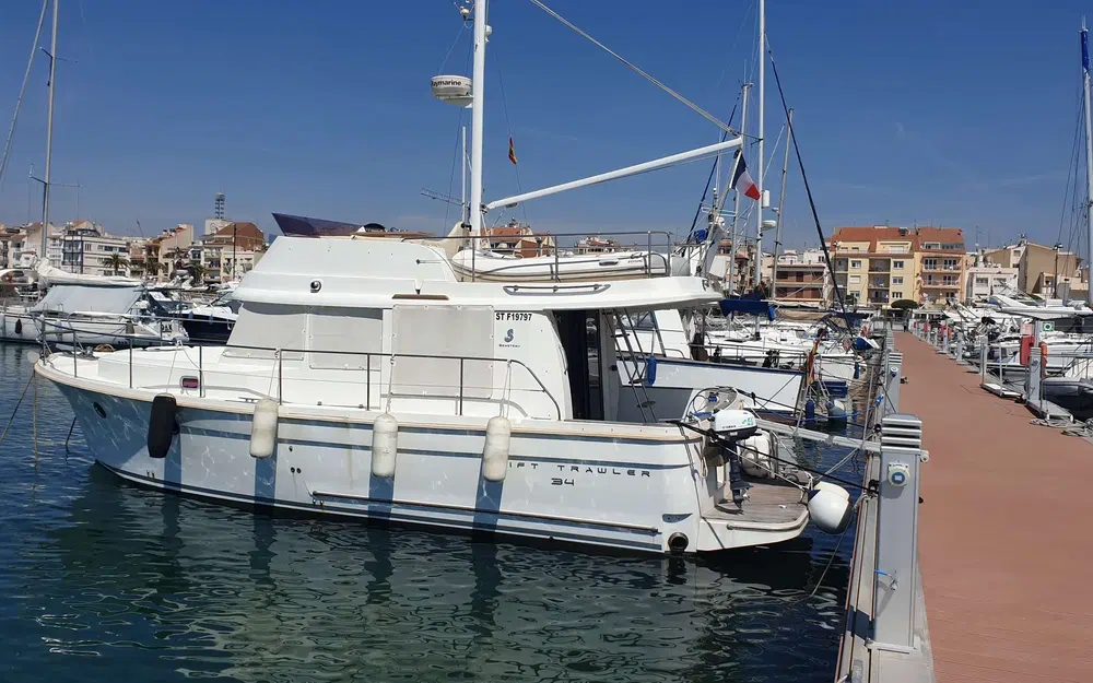 slider 0 Beneteau Swift Trawler 34 Fly