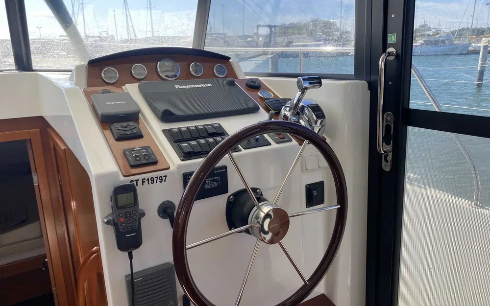 slider 12 Beneteau Swift Trawler 34 Fly