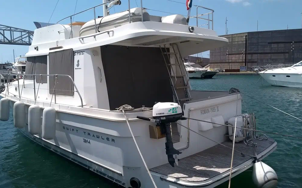 slider 1 Beneteau Swift Trawler 34 Fly