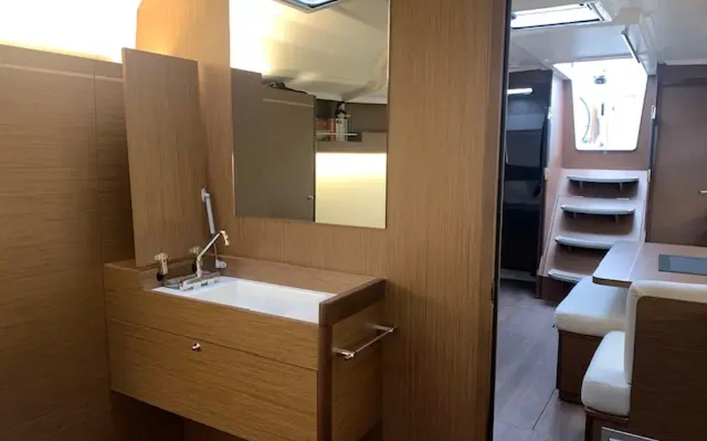 slider 9 Beneteau Oceanis 40.1