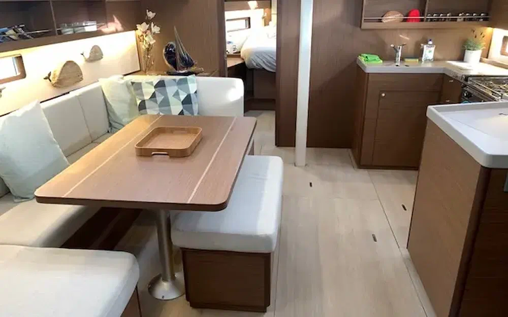 slider 6 Beneteau Oceanis 40.1