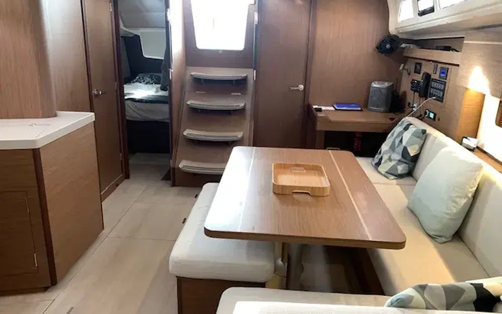 slider 7 Beneteau Oceanis 40.1