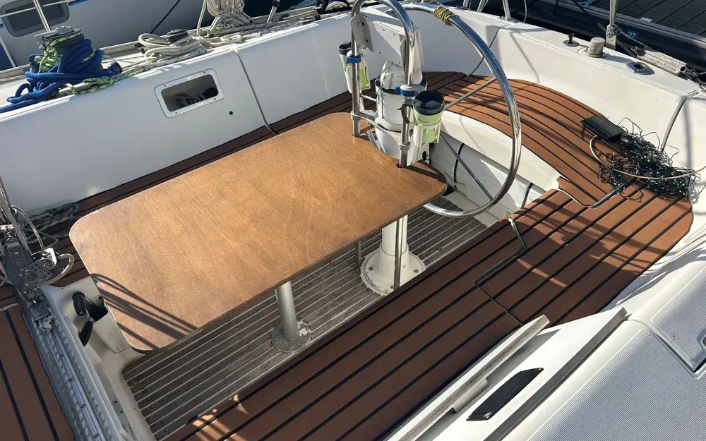 slider 1 Jeanneau Sun Shine 38