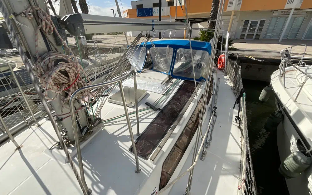 slider 10 Jeanneau Voyage 12.50