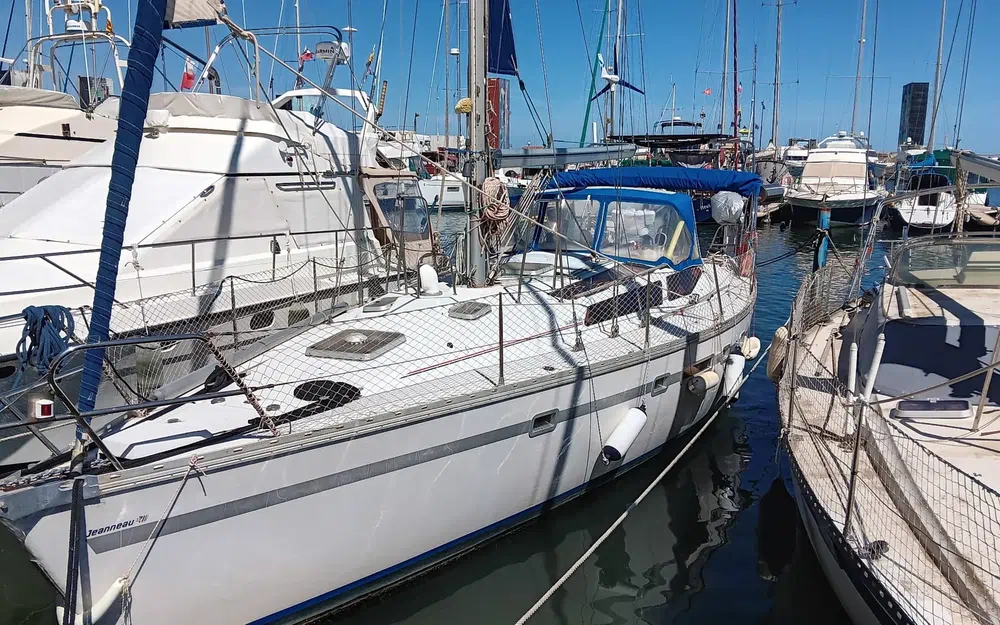 slider 1 Jeanneau Voyage 12.50