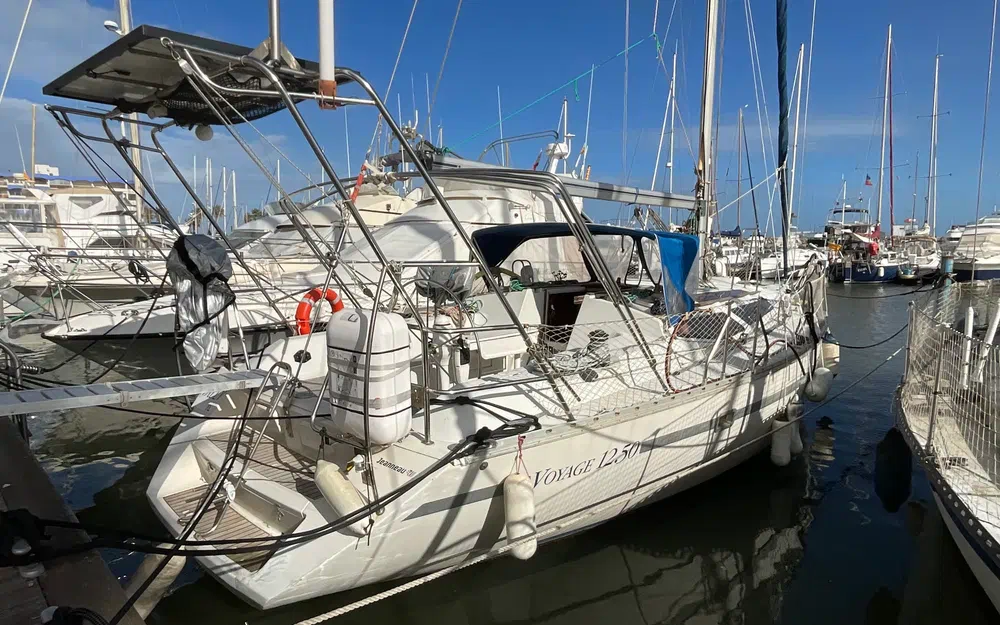 slider 2 Jeanneau Voyage 12.50