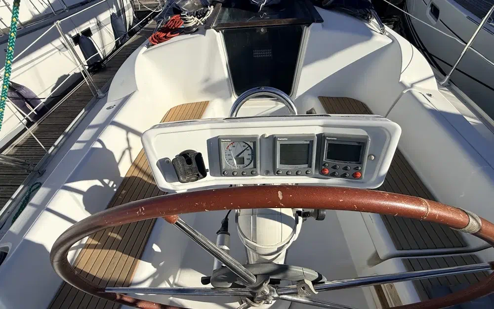 slider 23 Jeanneau Sun Odyssey 32 i