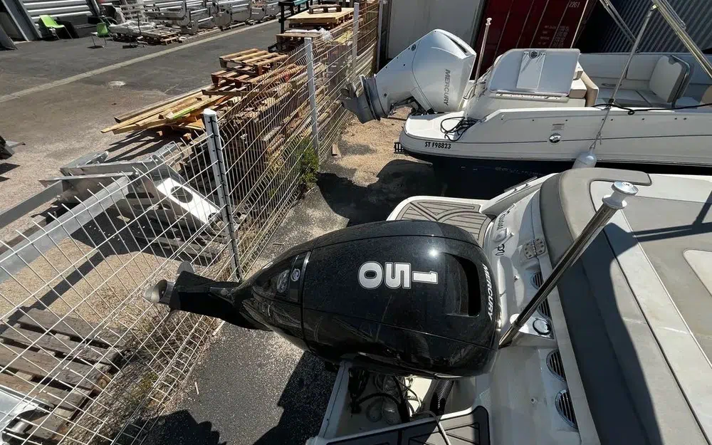 slider 3 Bayliner VR5 OB