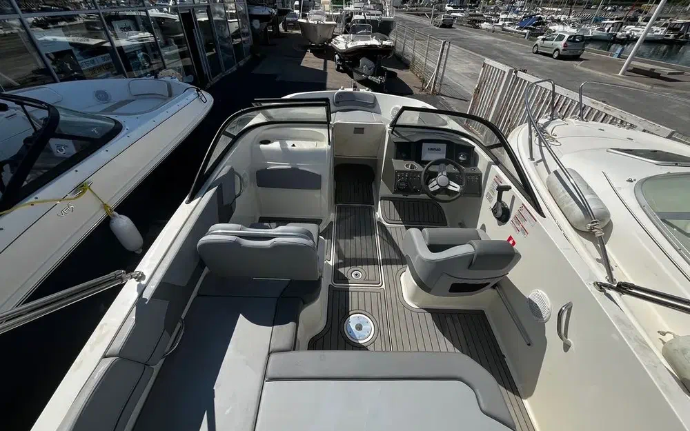 BaylinerVR5 Bow Rider 