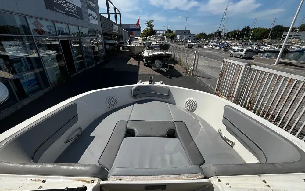 slider 4 Bayliner VR5 Bow Rider