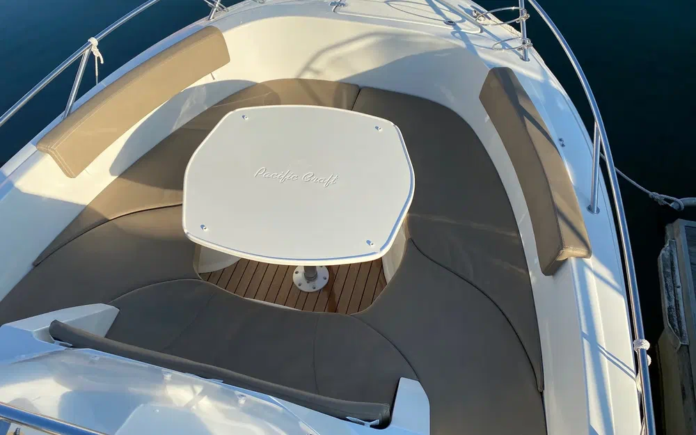 slider 3 Pacific Craft 670 Open