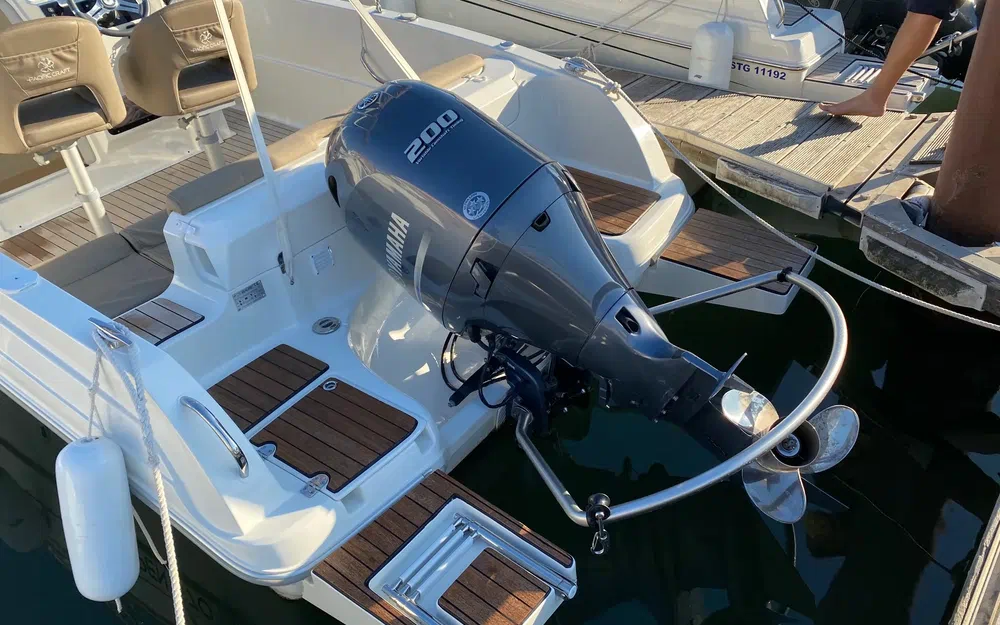 slider 6 Pacific Craft 670 Open