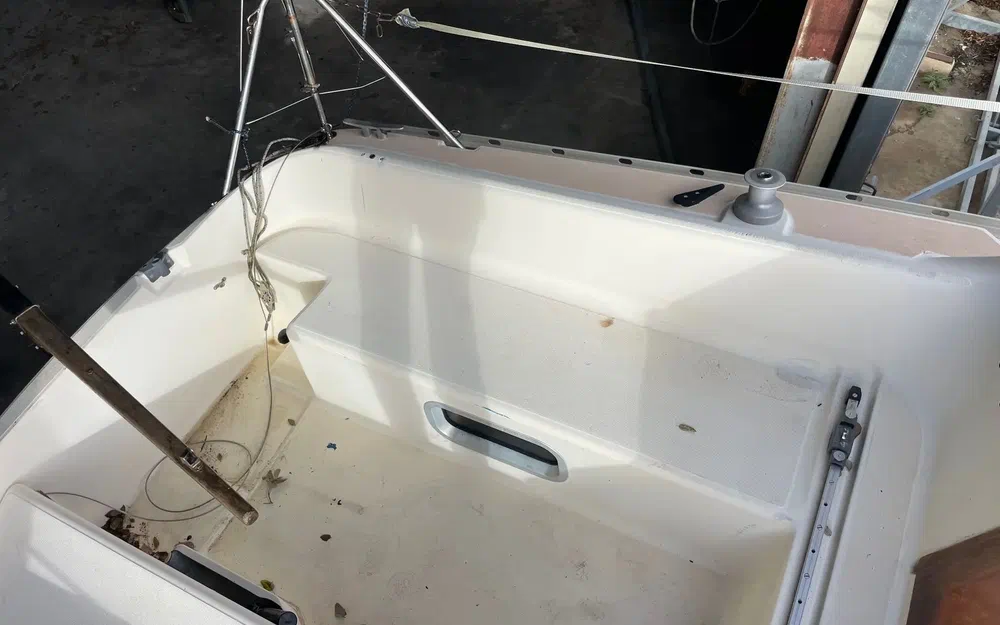 slider 12 Jeanneau Tonic 23