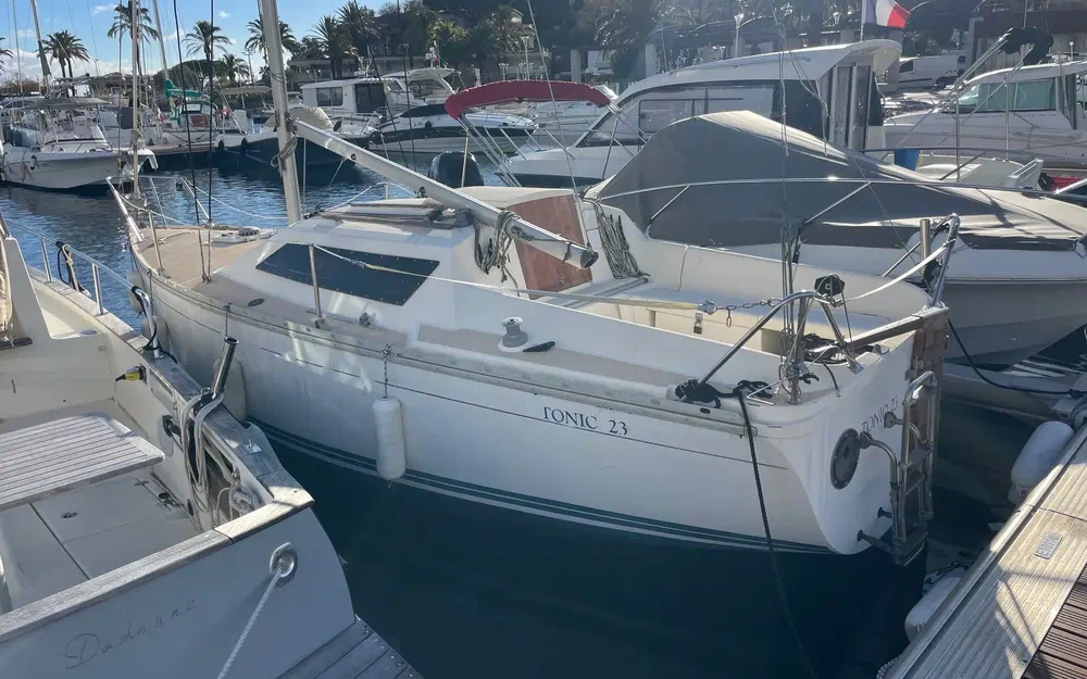 slider 2 Jeanneau Tonic 23