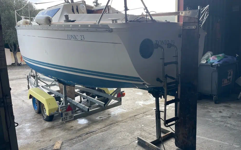 slider 8 Jeanneau Tonic 23