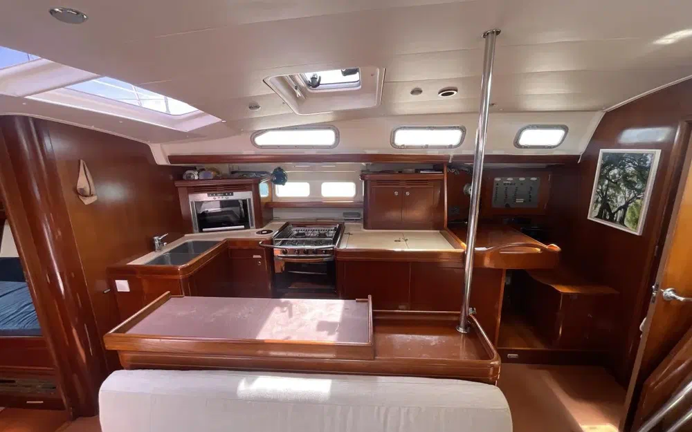 slider 24 Beneteau Oceanis 523