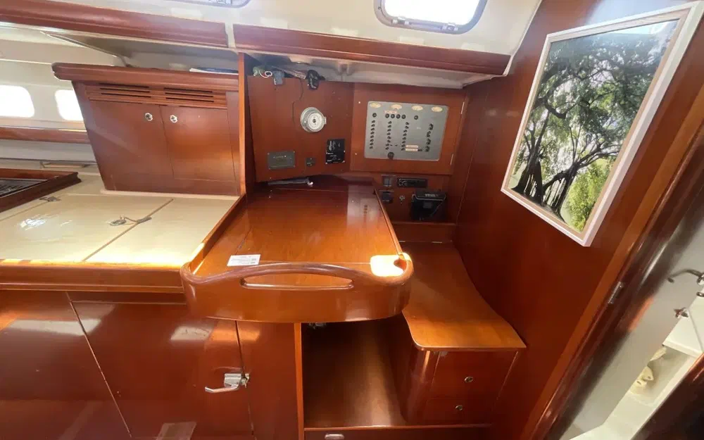 slider 32 Beneteau Oceanis 523