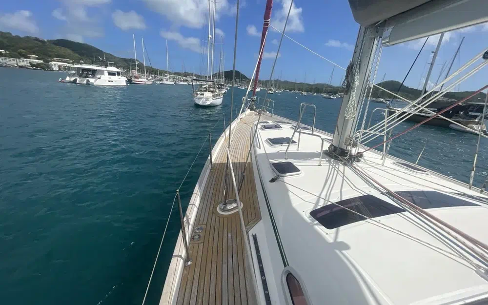 slider 8 Beneteau Oceanis 523