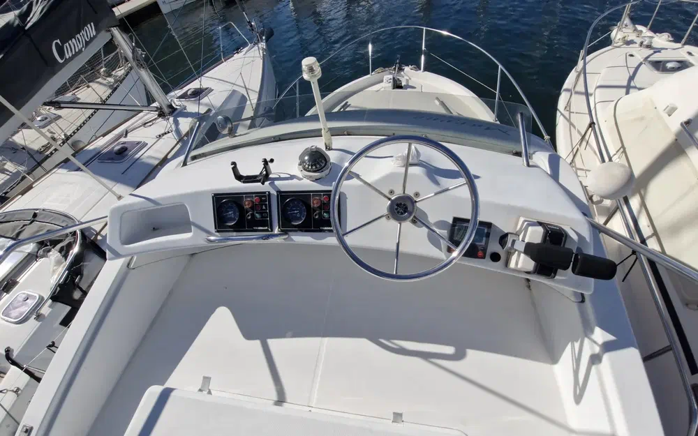 slider 12 Beneteau Antares Serie 9