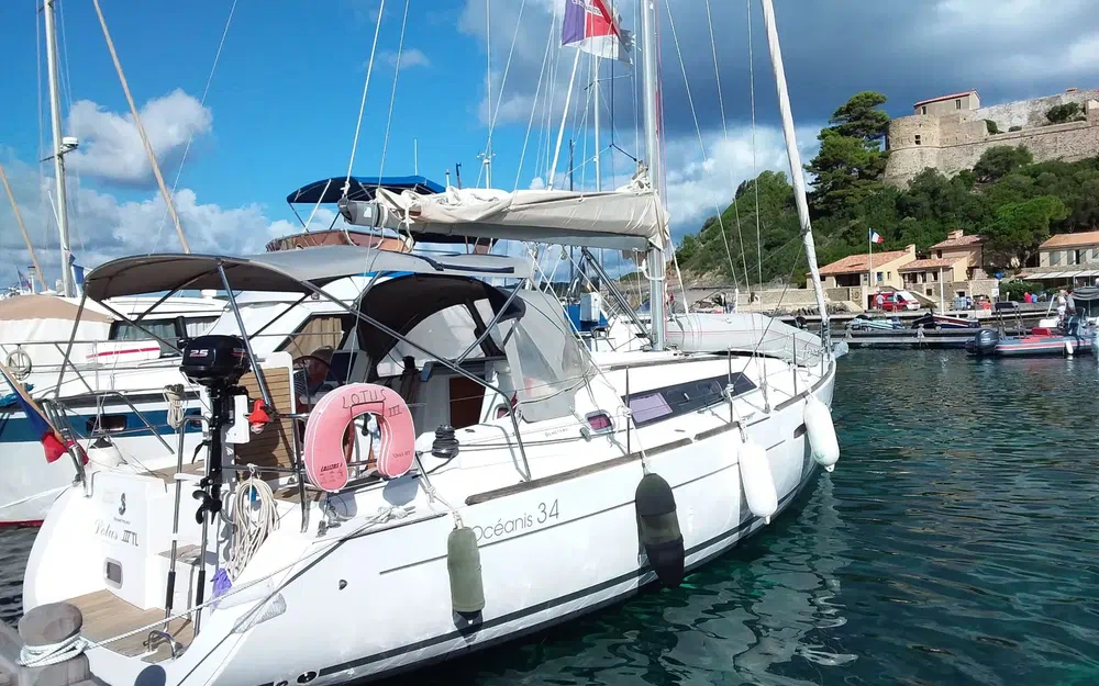 slider 0 Beneteau Oceanis 34
