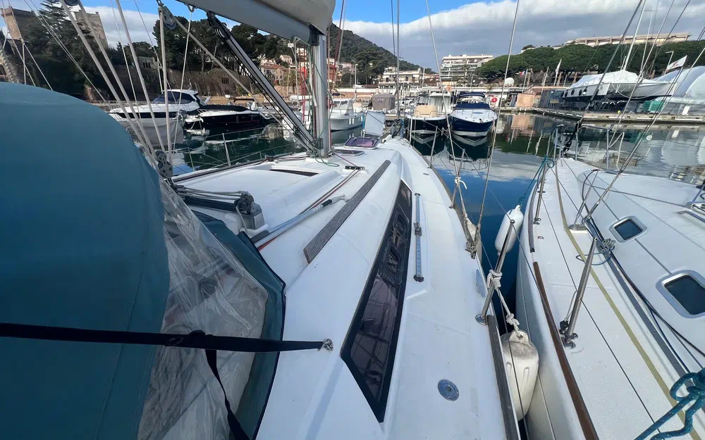 slider 7 Beneteau Oceanis 34