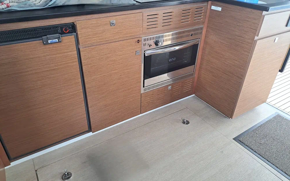 slider 20 Delphia 12