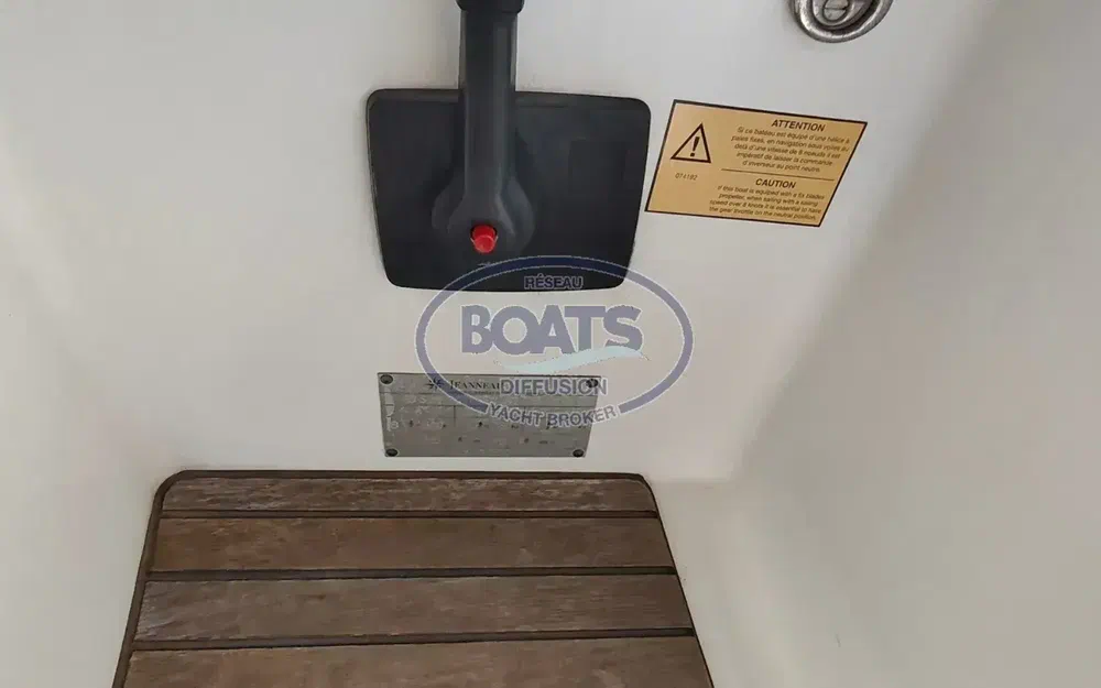 slider 5 Jeanneau Sun Odyssey 42 DS