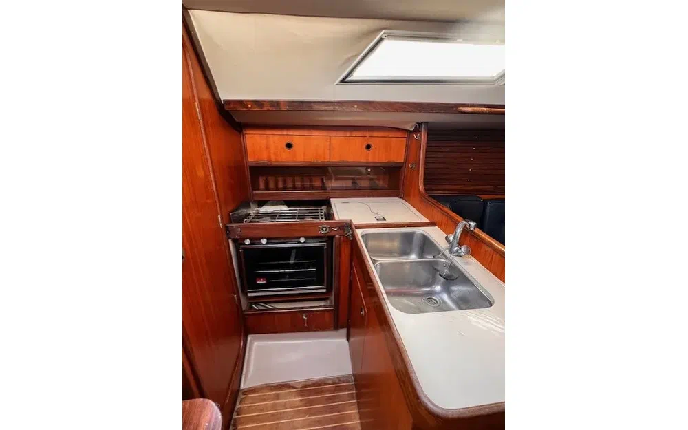 slider 8 Beneteau First 345