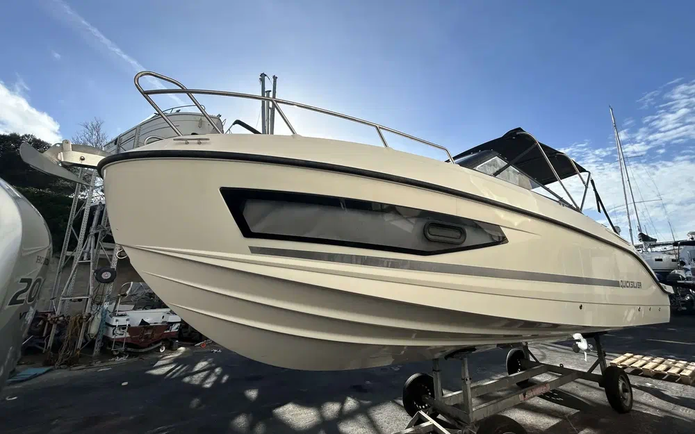 slider 1 Quicksilver Activ 755 Cruiser