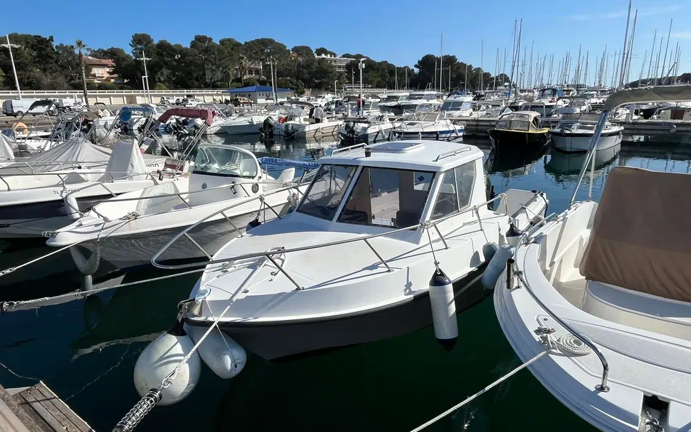 slider 3 Guymarine 560